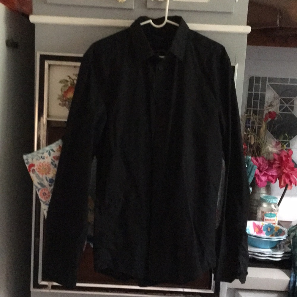 Black button down collar shirt